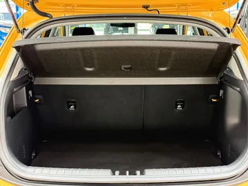 Car image 27