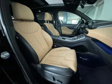 Car image 34