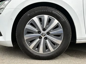 Car image 38