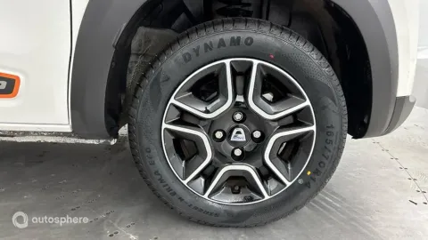 Car image 20