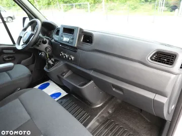 Car image 38