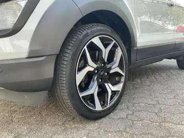 Car image 27