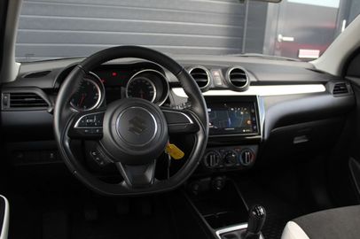 Car image 12