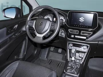 Car image 4