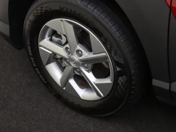 Car image 34