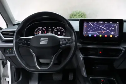 Car image 26