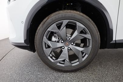 Car image 32