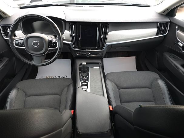 Volvo V90 Cross Country B4 AWD Momentum 146 kW image number 8