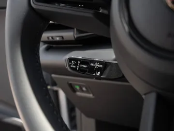 Car image 32