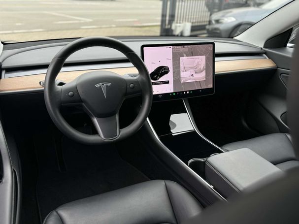 Tesla Model 3 AWD 239 kW image number 12