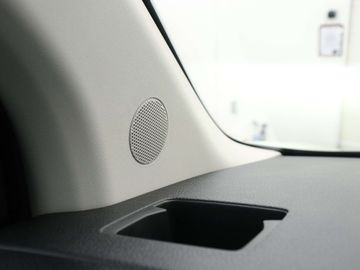 Car image 41