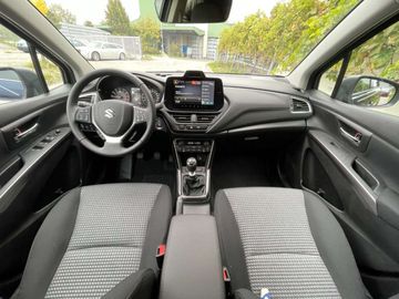 Car image 4