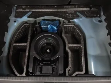 Car image 35