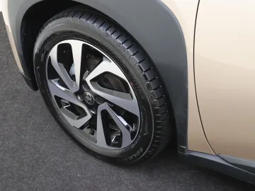 Car image 30