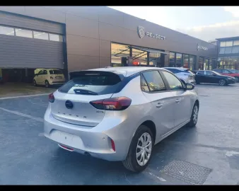 Car image 5