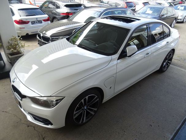 BMW 330 e iPerformance M Sport 185 kW image number 15