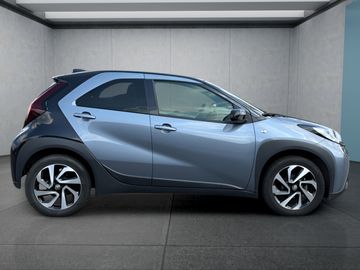 Car image 4