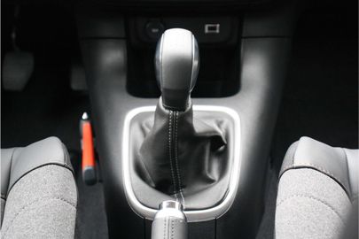 Car image 33