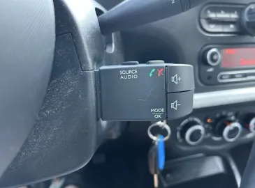 Car image 24