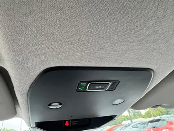 Car image 33