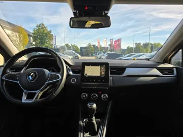Car image 18