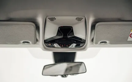 Car image 25
