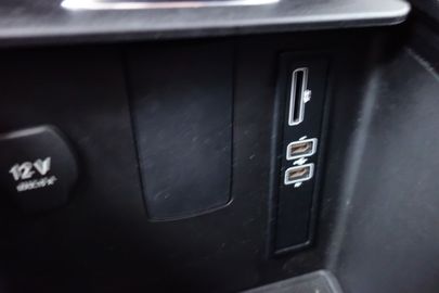 Car image 30