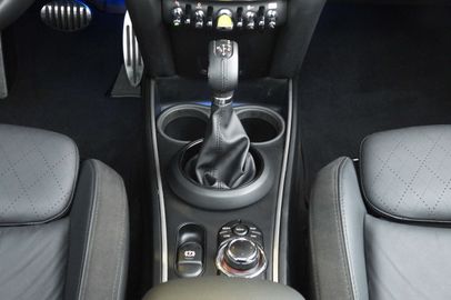 Car image 28