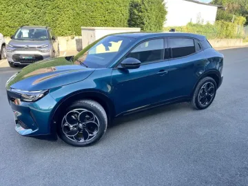Car image 25