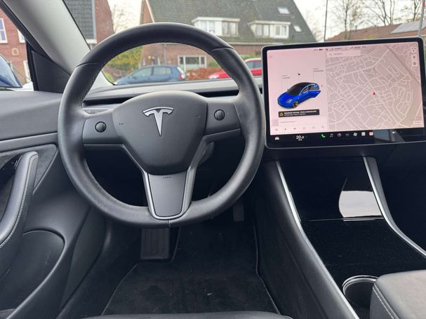 Tesla Model 3 60 Plus 225 kW image number 14