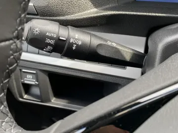 Car image 48