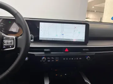 Car image 26