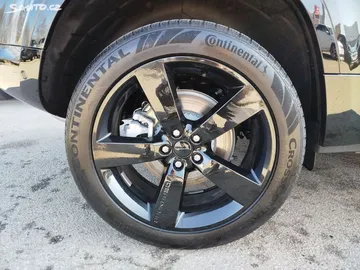 Car image 34