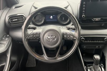 Car image 14