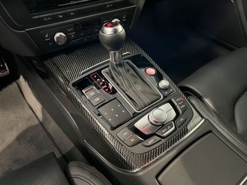 Car image 24