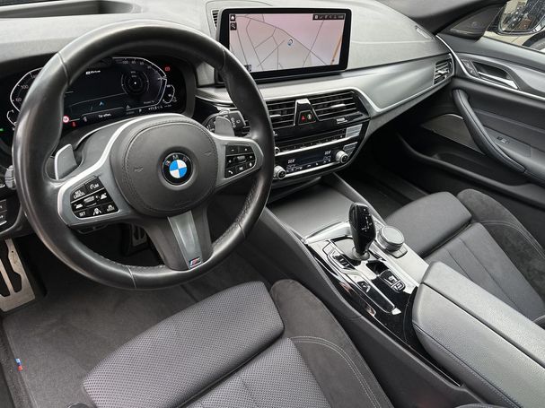 BMW 530 Touring xDrive 215 kW image number 9