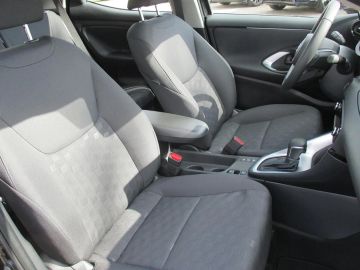 Car image 17