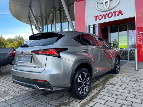 Lexus NX 300 h 145 kW image number 4