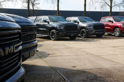 Car image 40