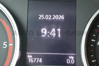 Car image 28