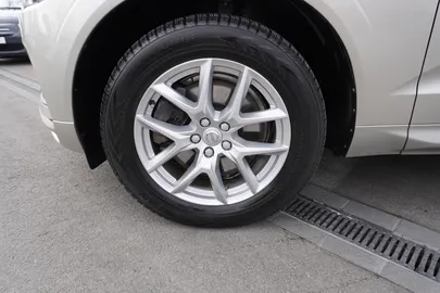 Car image 33