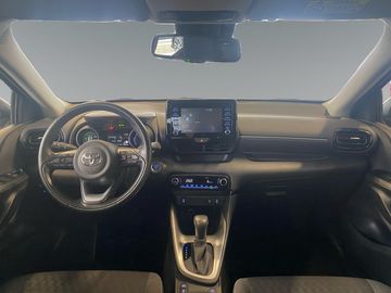 Car image 14