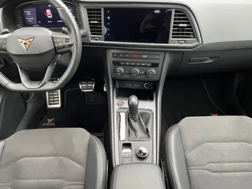 Car image 30