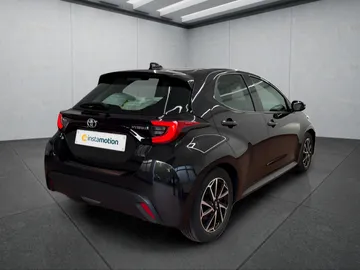 Car image 4