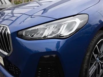 Car image 27