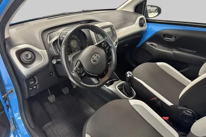 Car image 20
