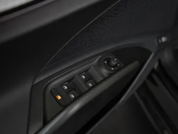 Car image 49