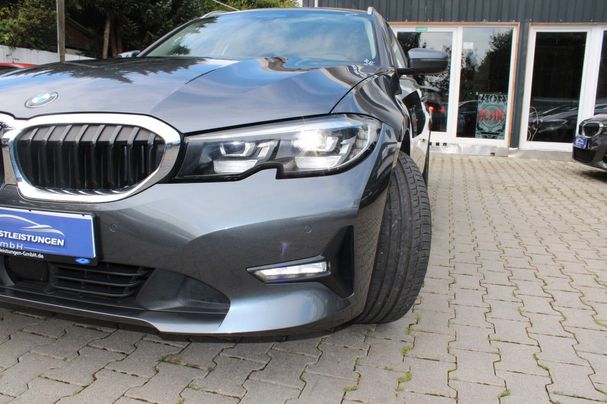 BMW 320d Touring 140 kW image number 1