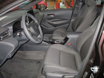 Car image 9