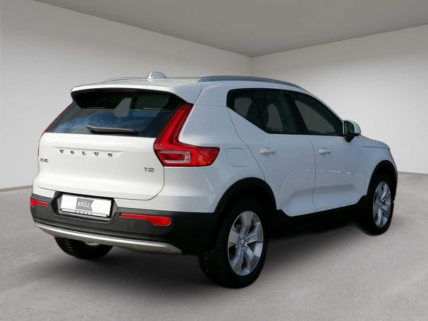 Volvo XC40 T2 Momentum 95 kW image number 2